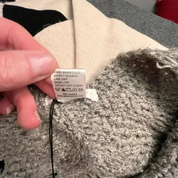 Sole Society Sweater Poncho - OS - Picture 9 of 9